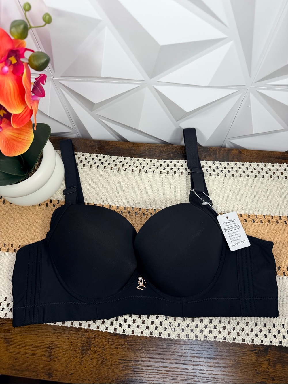 women’s push-up bra with molded cups